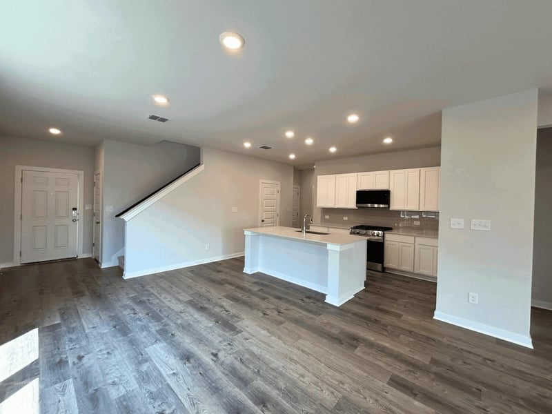149 Hornet ST, Elgin, TX 78621