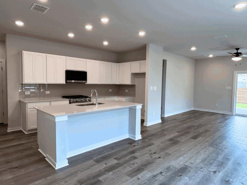 149 Hornet ST, Elgin, TX 78621