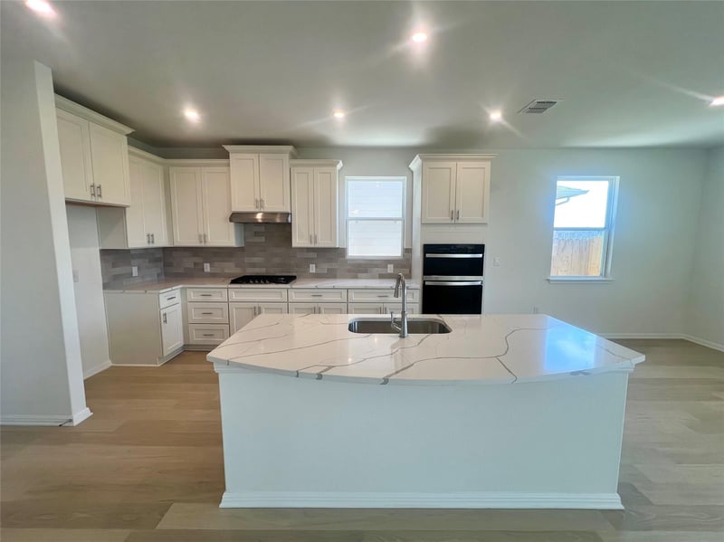 492 Young ST, Buda, TX 78610