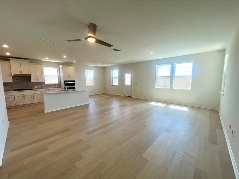 492 Young ST, Buda, TX 78610