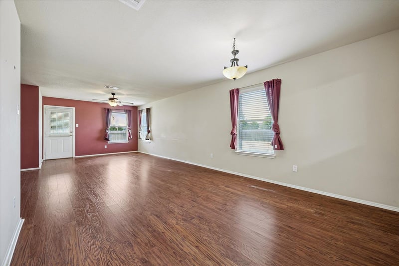 913 Remington DR, Leander, TX 78641