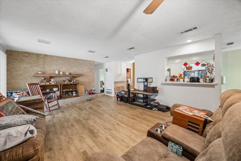 601 Meadowbrook DR, Georgetown, TX 78628
