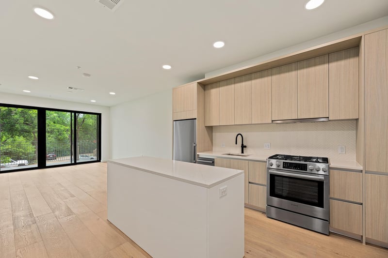 2209 1st ST #223, Austin, TX 78704