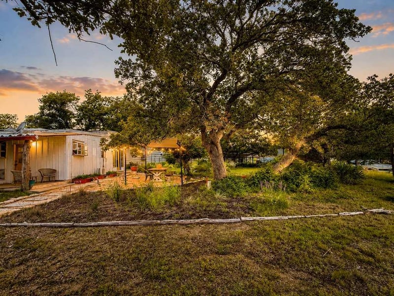 128 E Castlewood DR, Granite Shoals, TX 78654