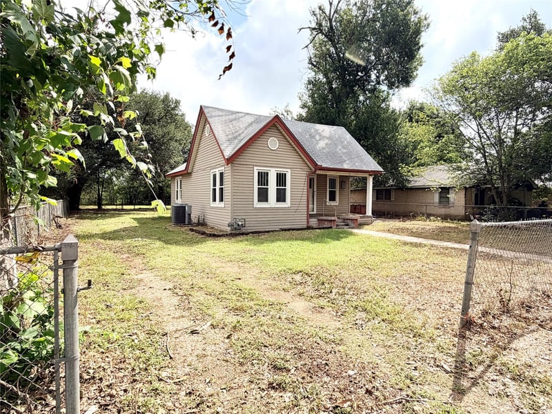 702 18th ST, Cameron, TX 76520