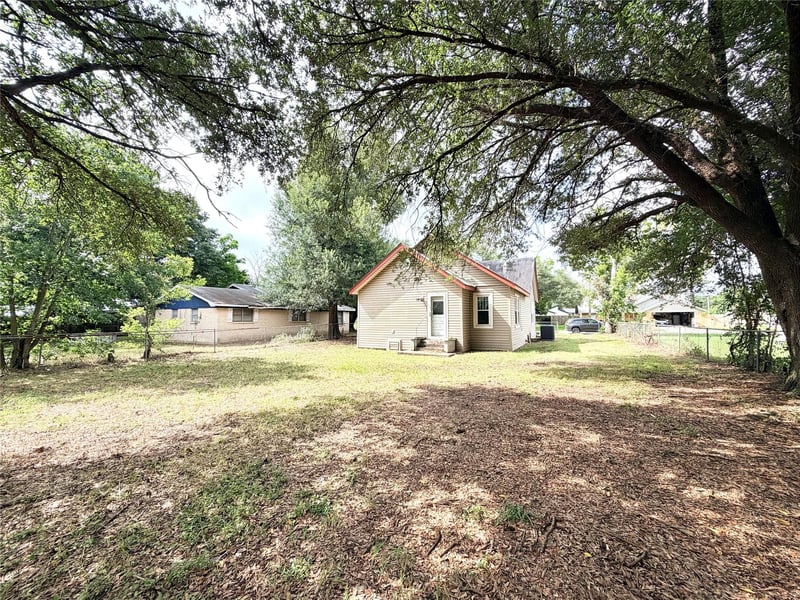 702 18th ST, Cameron, TX 76520