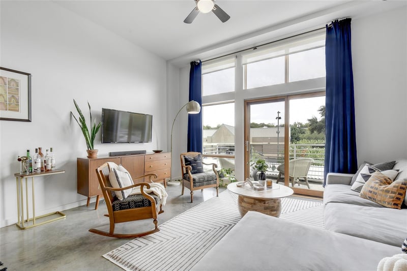 2124 E 6th ST E #205, Austin, TX 78702