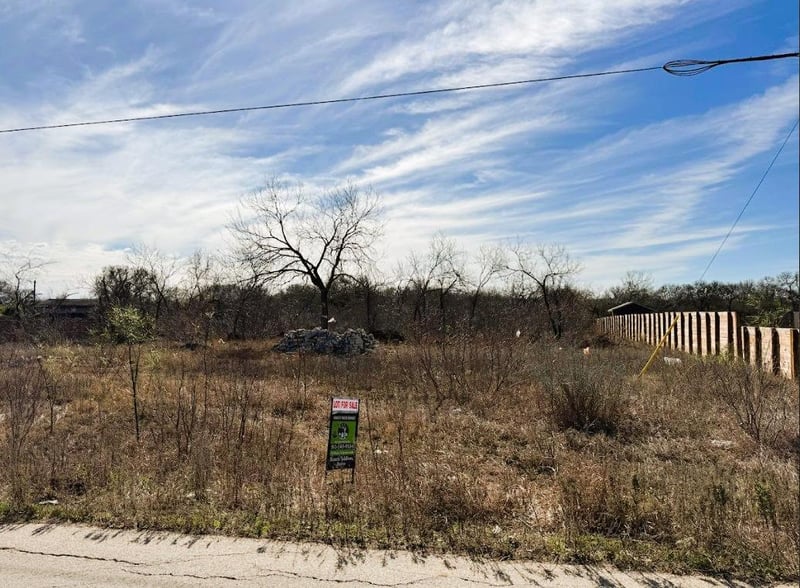 133 Blushing DR, Cedar Creek, TX 78612