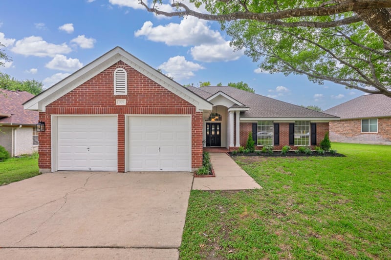 705 Split Oak DR, Pflugerville, TX 78660