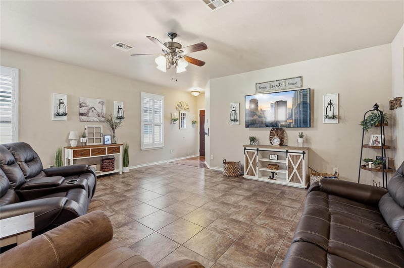 506 Glacier Point TRL, Taylor, TX 76574