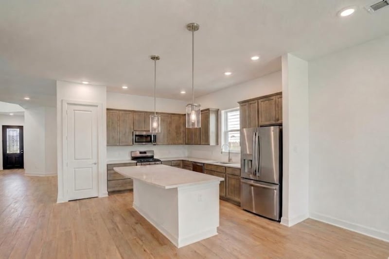 941 Teeler LN, Leander, TX 78641