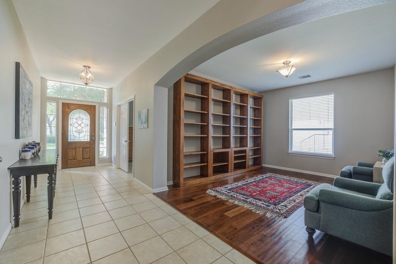 6021 Ronchamps DR, Round Rock, TX 78681