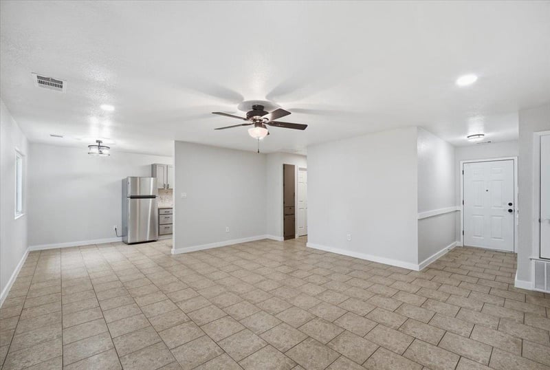 302 Shadow Bend CV, Austin, TX 78745