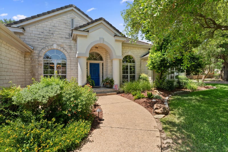 932 Vanguard ST, Lakeway, TX 78734