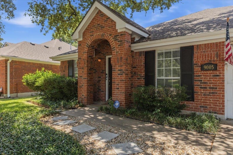 9005 Marthas DR, Austin, TX 78717