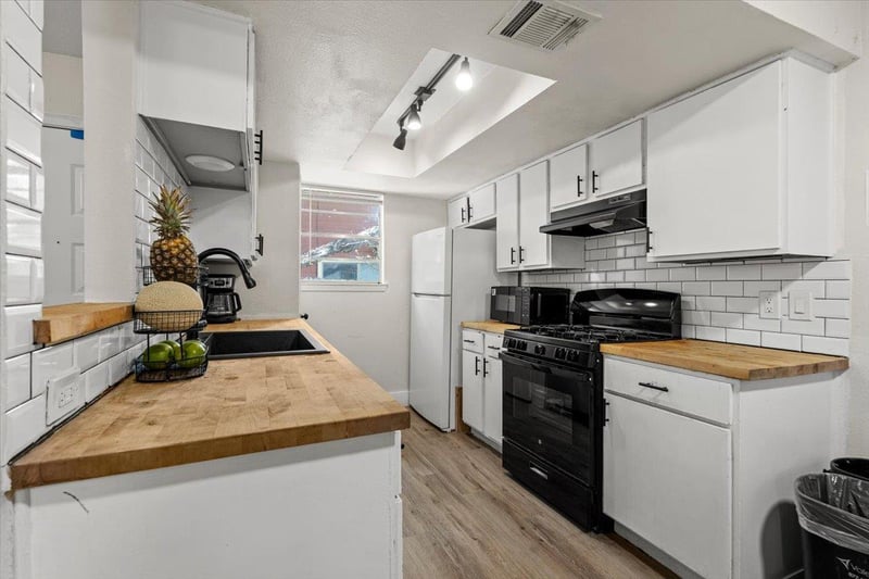 5104 Acorn CV, Austin, TX 78744
