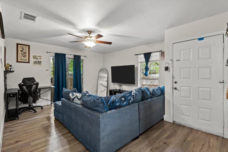 5104 Acorn CV, Austin, TX 78744