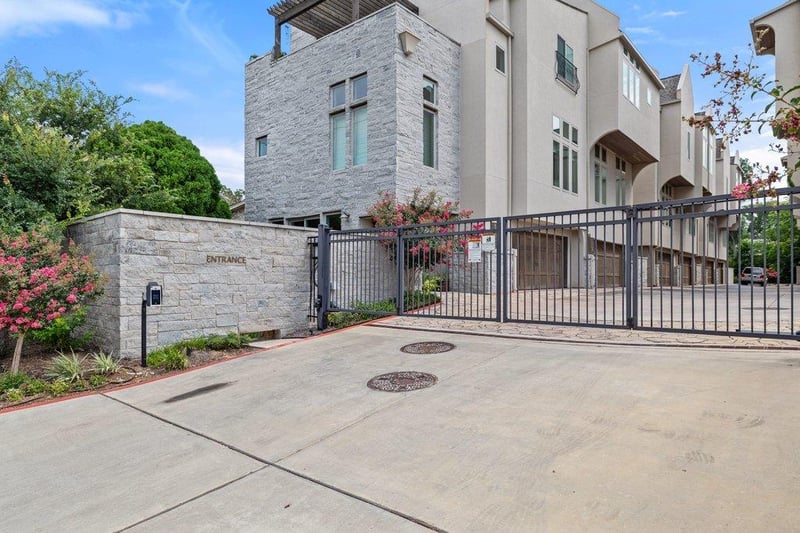2300 Enfield RD #304, Austin, TX 78703