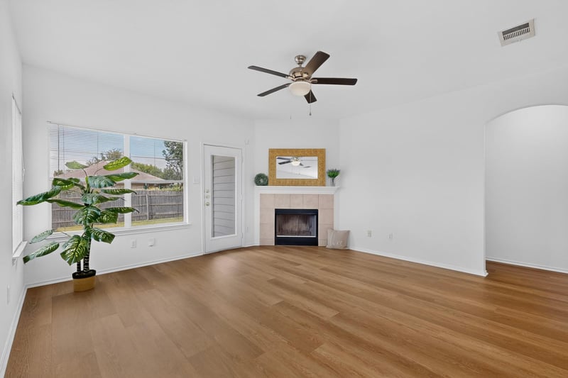 11607 Lapoynor ST, Manor, TX 78653