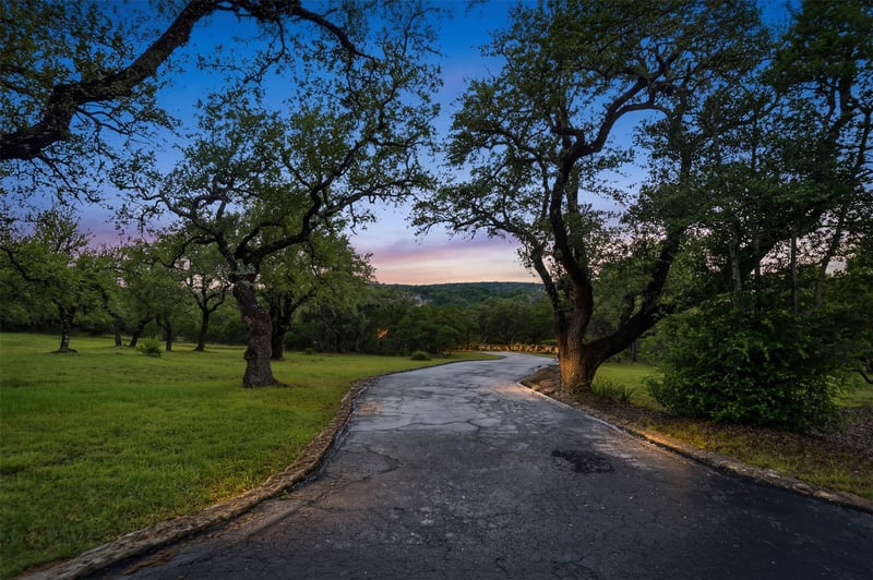 1013 Hidden Hills DR, Dripping Springs, TX 78620