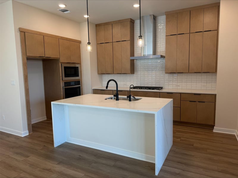 147 Bishop Wood Rd, Dripping Springs, TX 78620