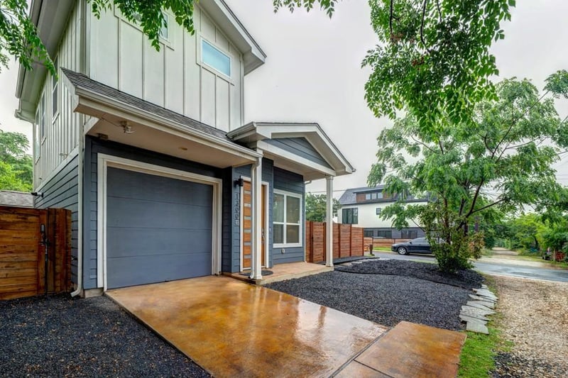 1300 Walnut Ave #B, Austin, TX 78702