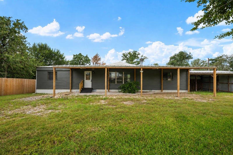 133 Deer Rn, Smithville, TX 78957