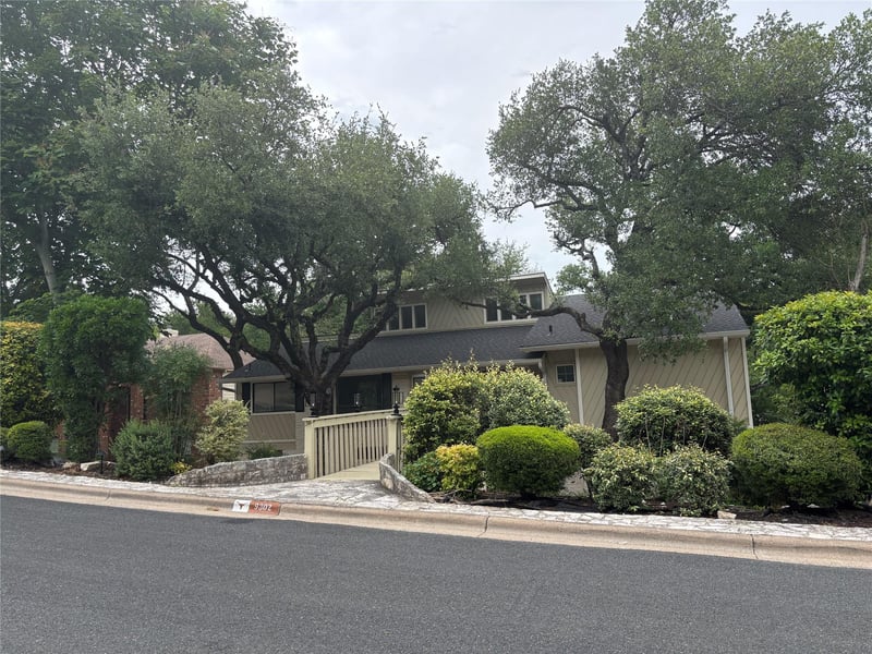 9302 Rolling Oaks TRL, Austin, TX 78750