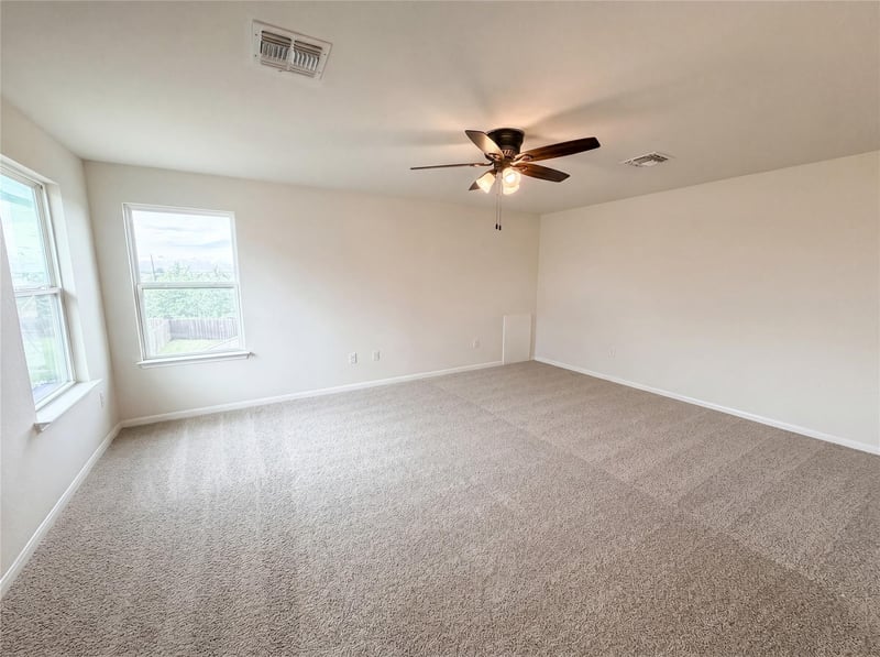 706 Luna Vista DR, Hutto, TX 78634