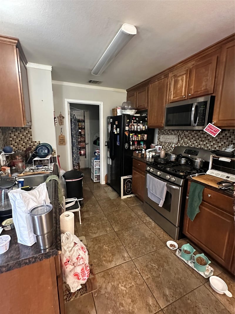908 Honeysuckle DR, Leander, TX 78641
