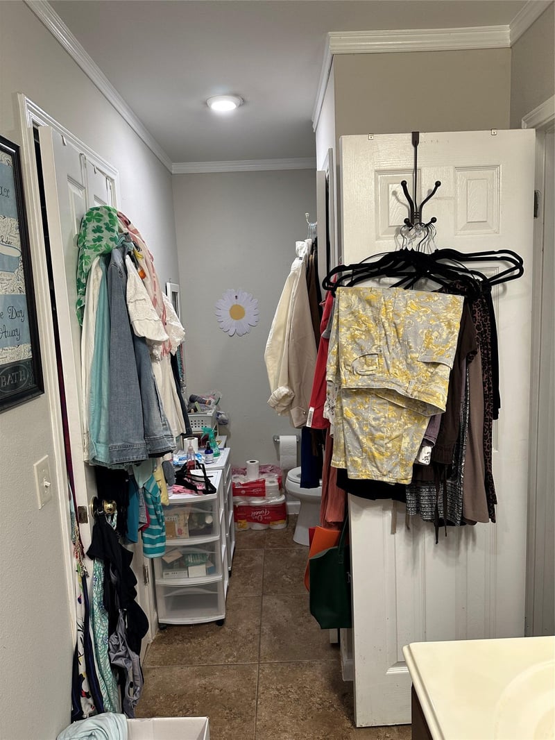 908 Honeysuckle DR, Leander, TX 78641