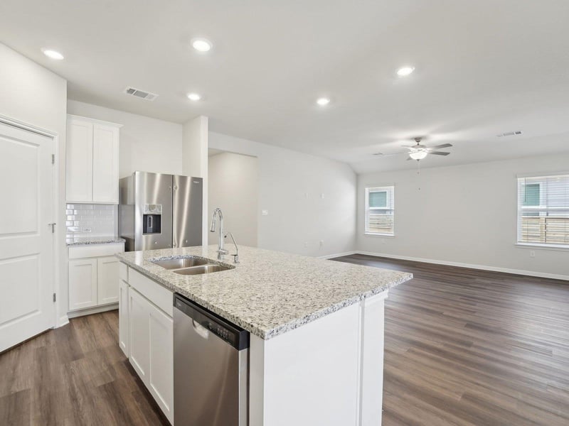 502 Cyprus Row CT, Hutto, TX 78634