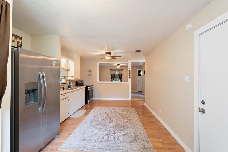 515 Wyeth ST, Taylor, TX 76574