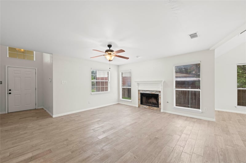709 Firethorn LN, Round Rock, TX 78664