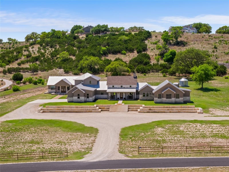 283 Soaring Eagles DR, Fredericksburg, TX 78624