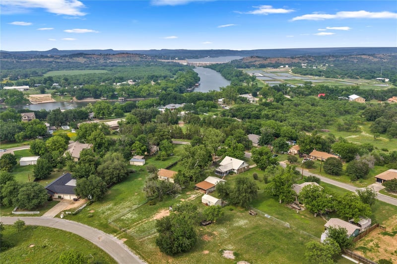 210 River Oaks DR, Burnet, TX 78611
