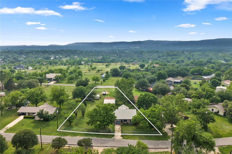 210 River Oaks DR, Burnet, TX 78611