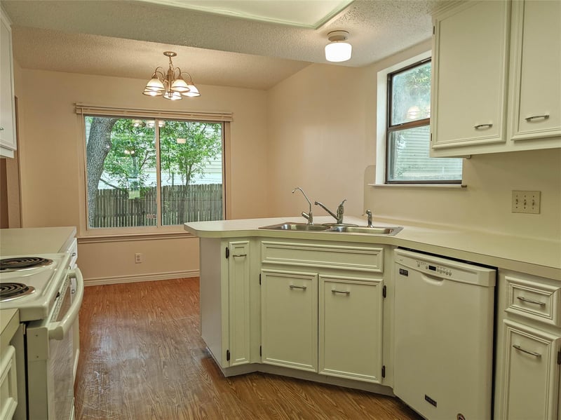 306 Lakeway DR, Georgetown, TX 78628