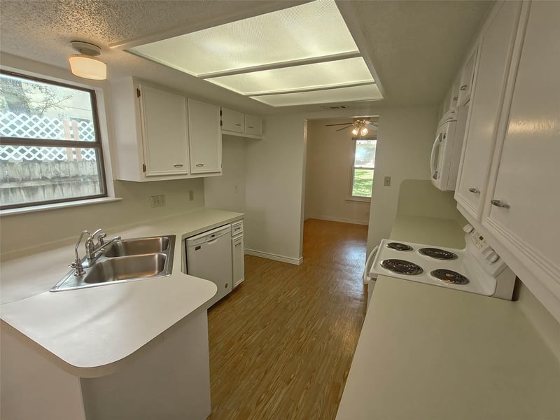 306 Lakeway DR, Georgetown, TX 78628
