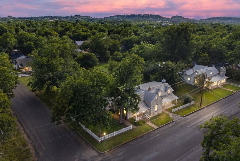 501 W Creek ST, Fredericksburg, TX 78624