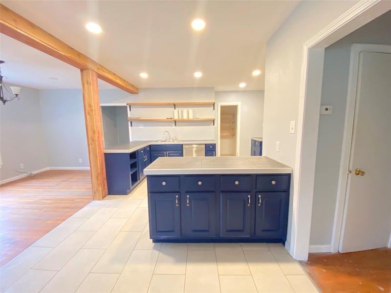 1133 Avenue C, Elgin, TX 78621