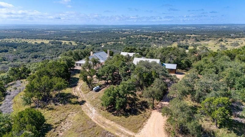 309 Ridgeview DR, Fredericksburg, TX 78624