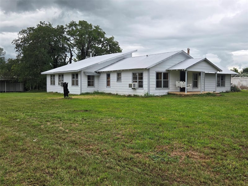 3165 Cr 302 , Rockdale, TX 76567