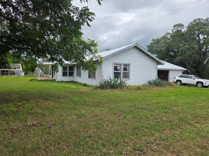 3165 Cr 302 , Rockdale, TX 76567