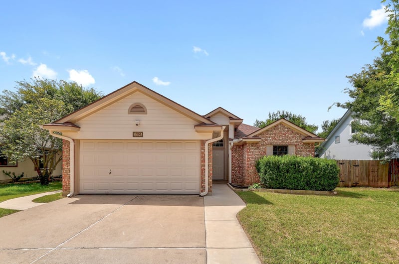 1304 Mountain Springs LN, Leander, TX 78641