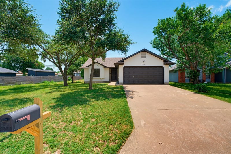 1812 Wagon Gap DR, Round Rock, TX 78681