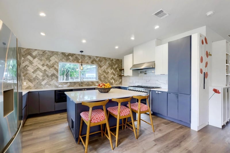 205 Rowland DR, Austin, TX 78745