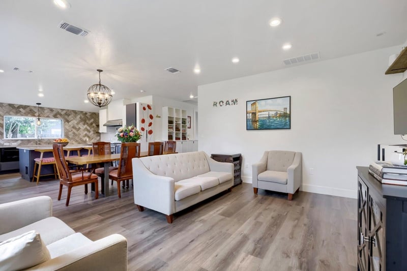 205 Rowland DR, Austin, TX 78745