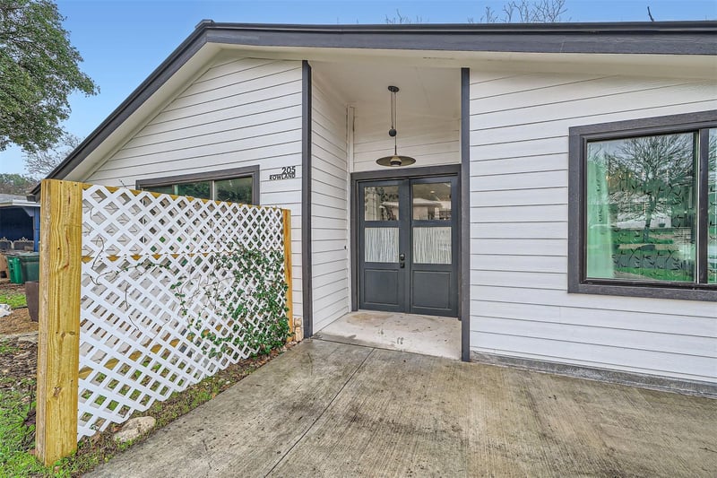 205 Rowland DR, Austin, TX 78745