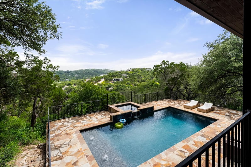 411 Skyline DR, West Lake Hills, TX 78746